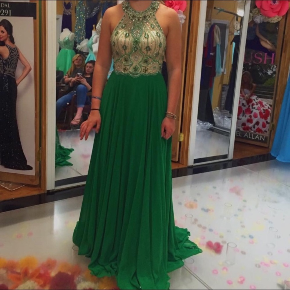 Green prom dress. Size 4. Worn only once!